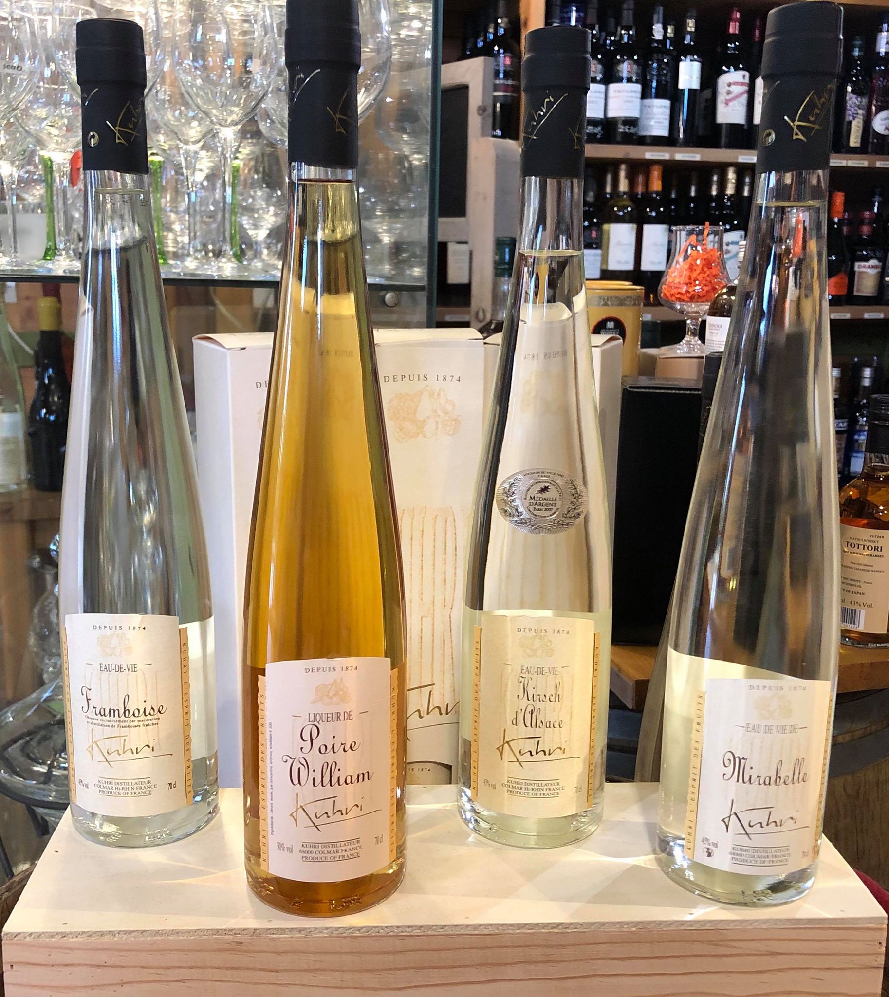 EAUX DE VIE La Cave de Guémené, Vins, Bières, Apéritifs, Digestifs et Produits du Terroir